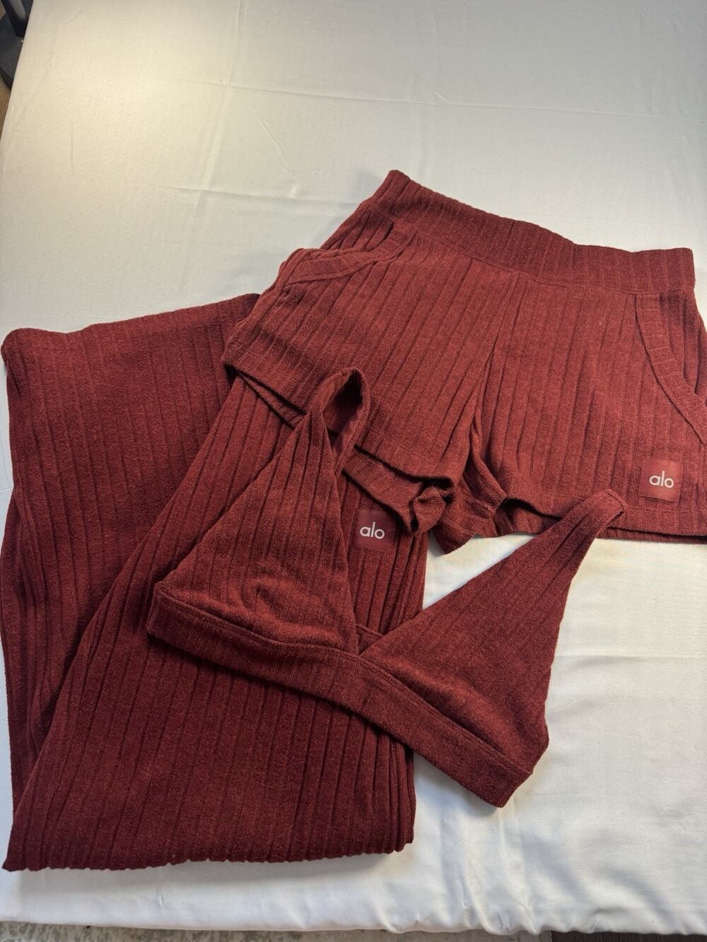 Alo Yoga Cranberry Set Ribbed Bralette, Shorts & Wide Leg Pants Women’s Size S